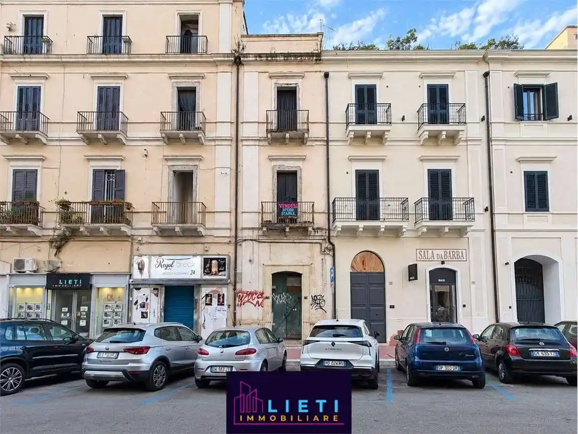 Palazzo - Edificio in vendita a Taranto