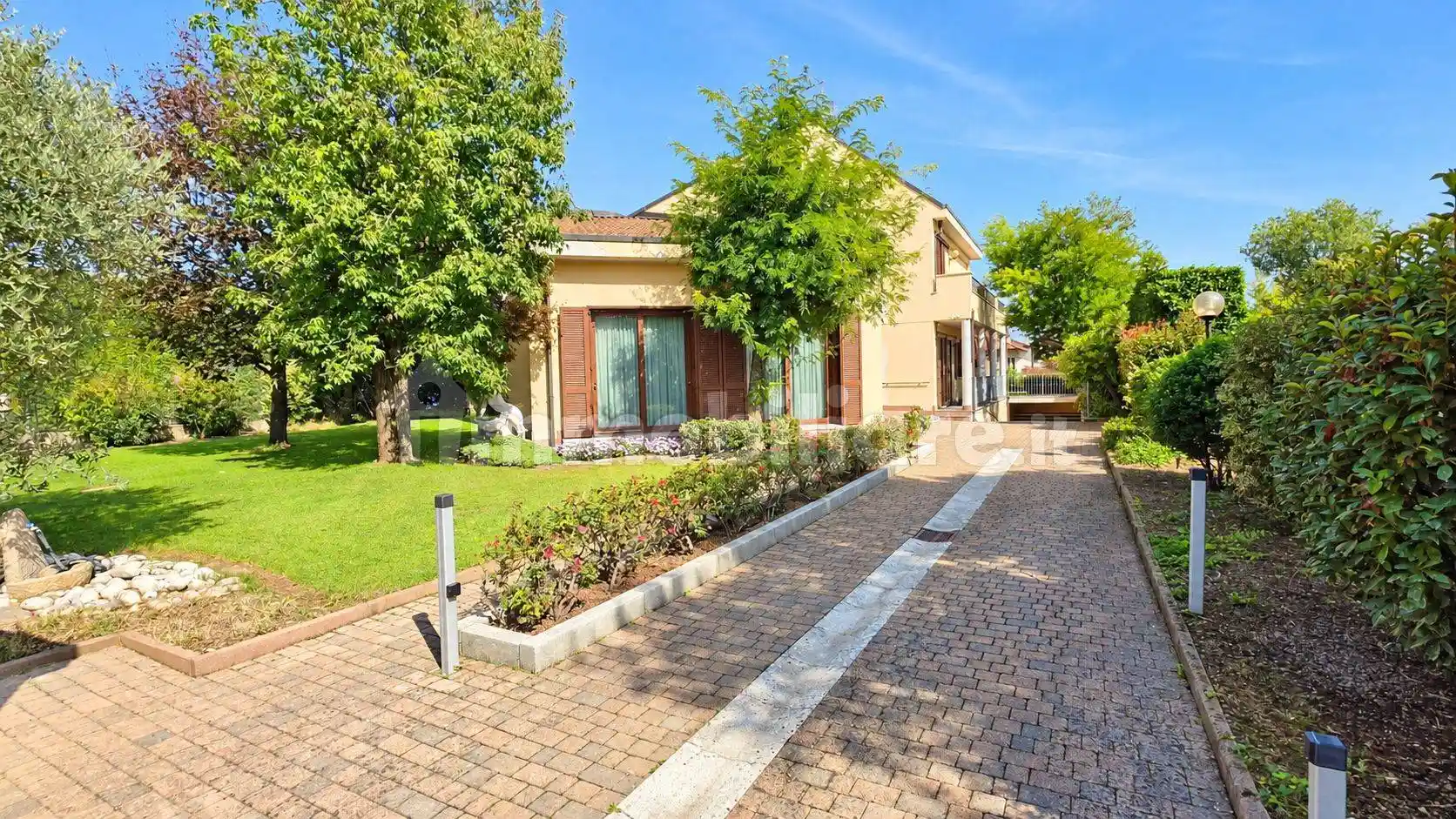 Villa in vendita a Burago di Molgora