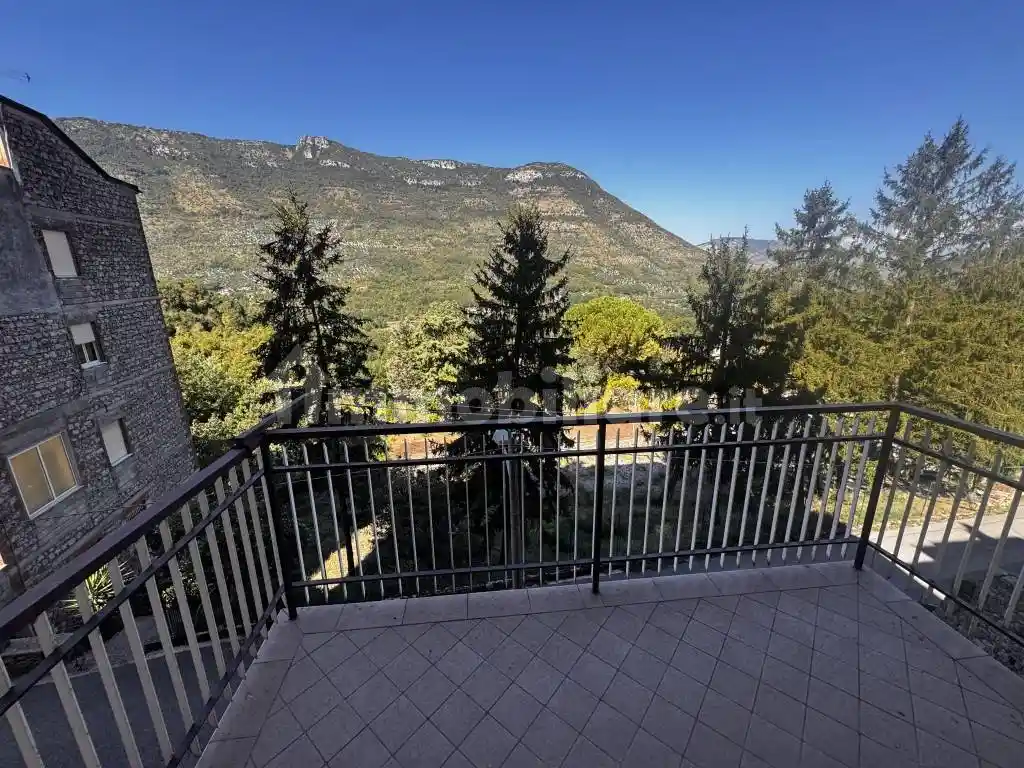Appartamento in vendita a Vallecorsa