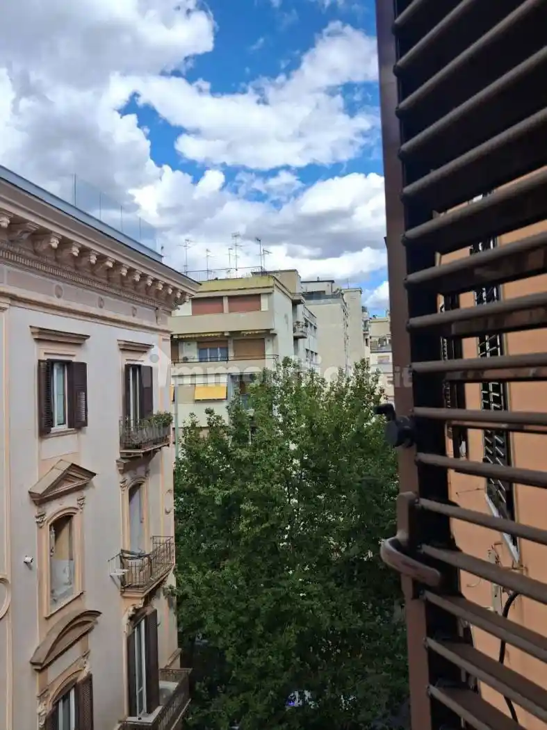 Palazzo - Edificio in affitto a Napoli