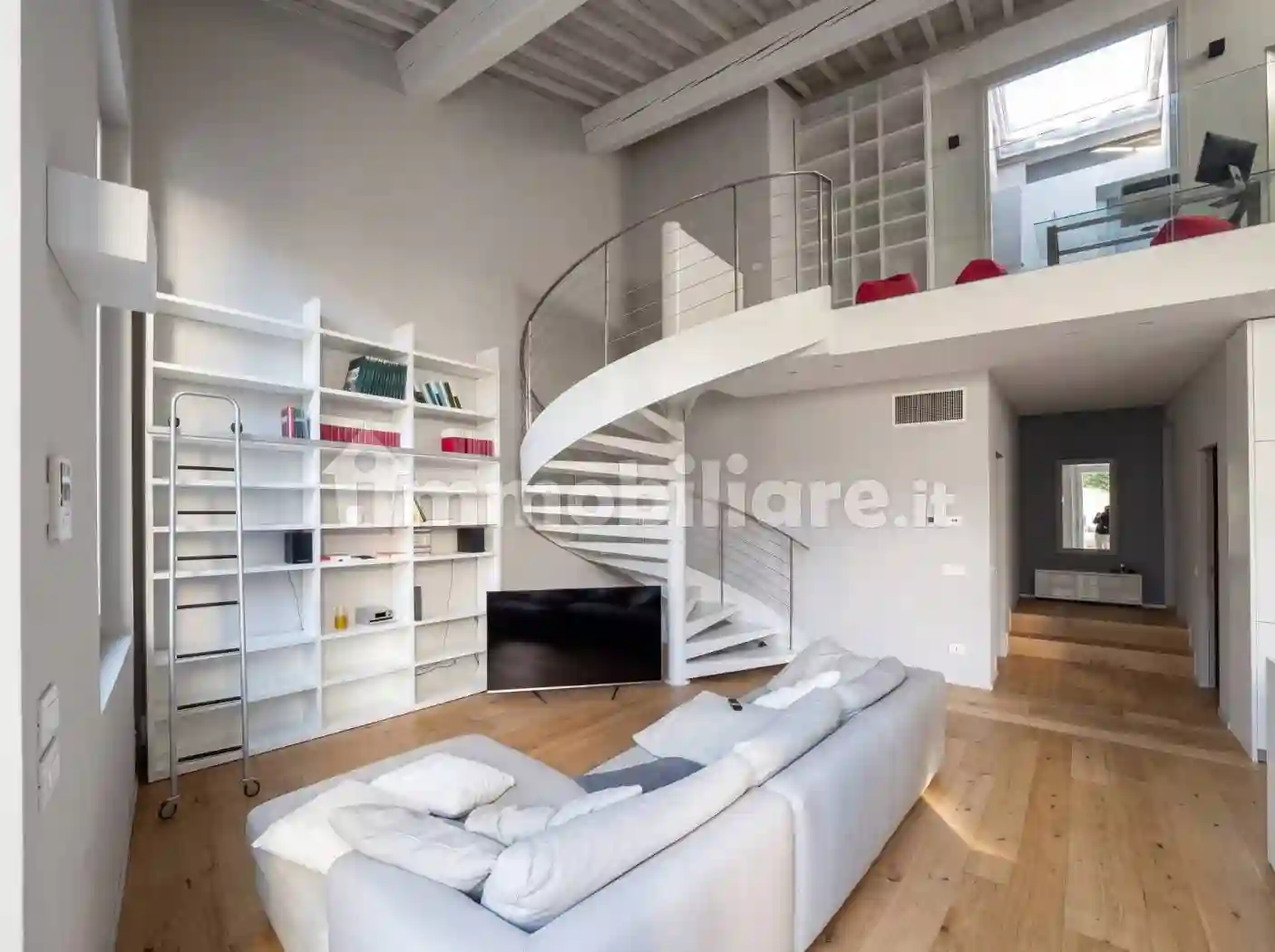 Loft - foto 2