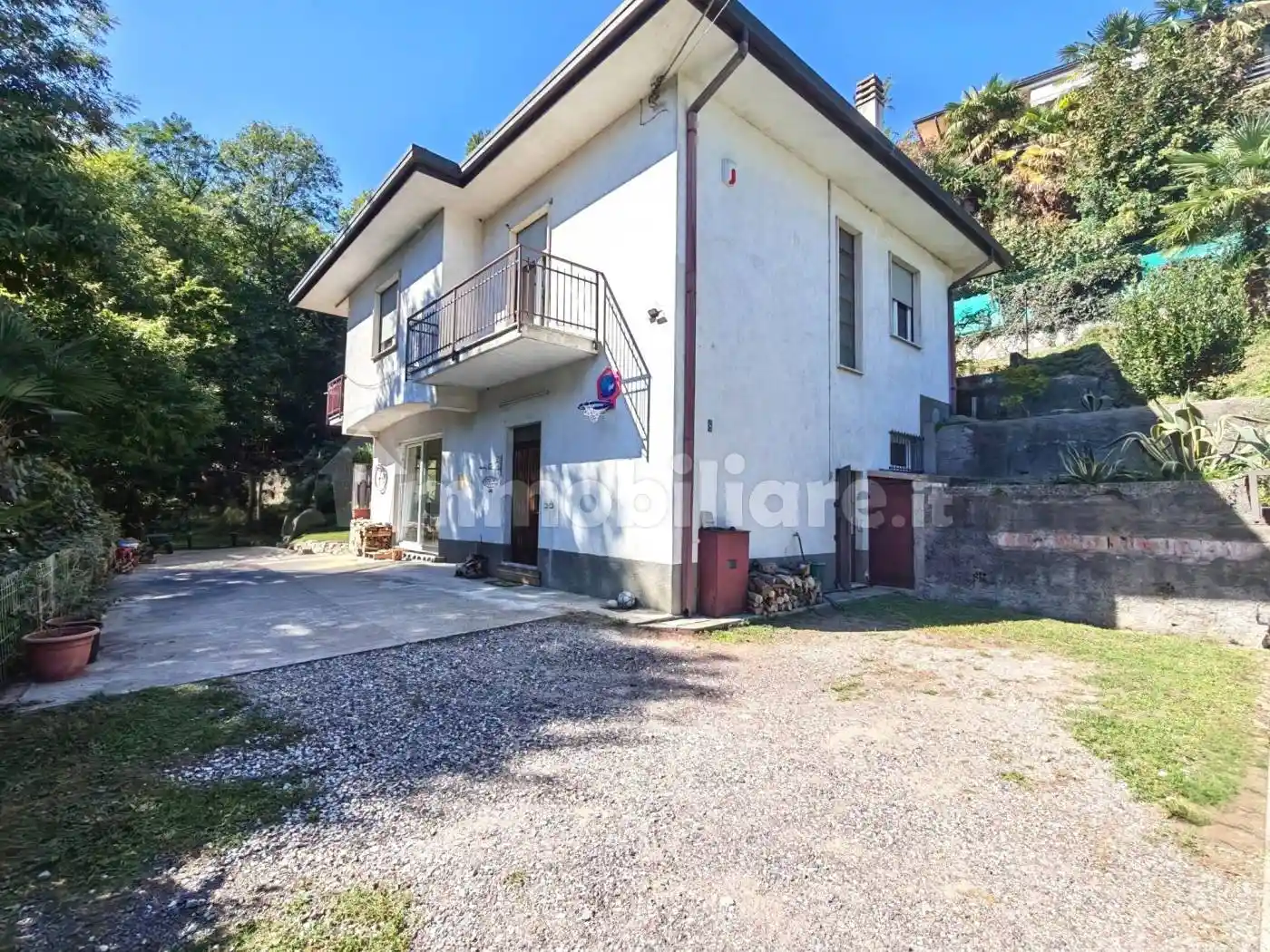 Villa in vendita a Laveno-Mombello