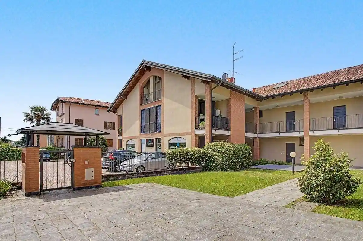 Appartamento in vendita a Castronno