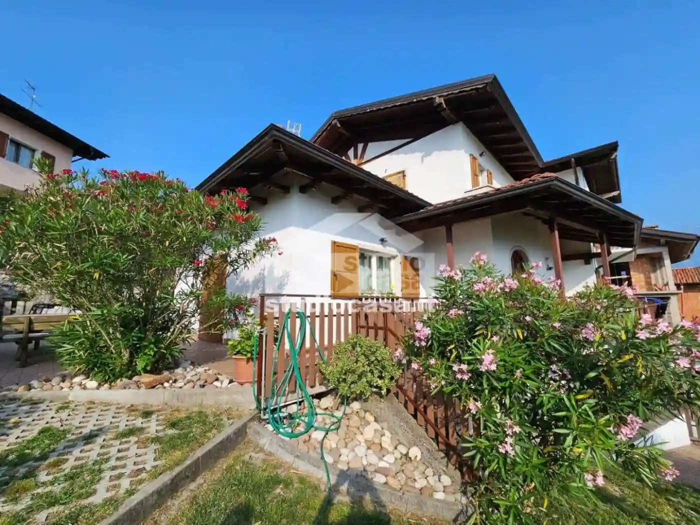 Villa - foto 2