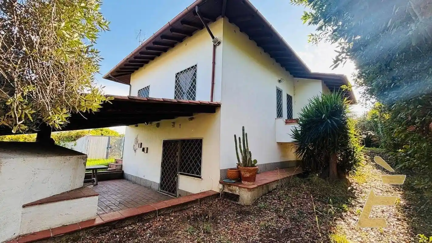 Villa in vendita a Aprilia