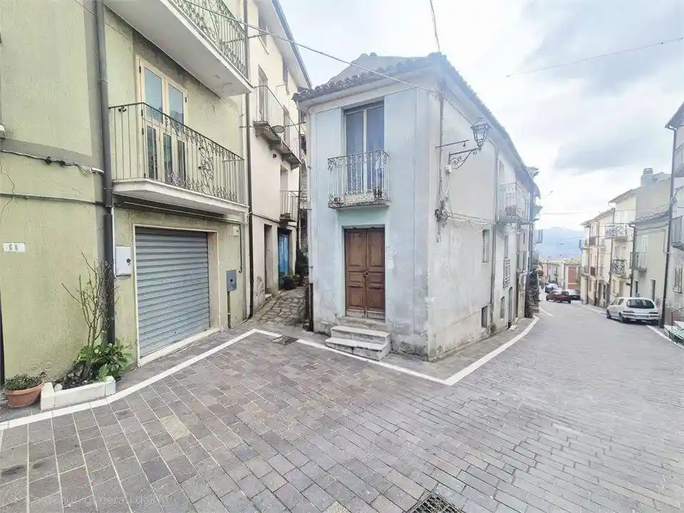 Casa indipendente in vendita a Guilmi