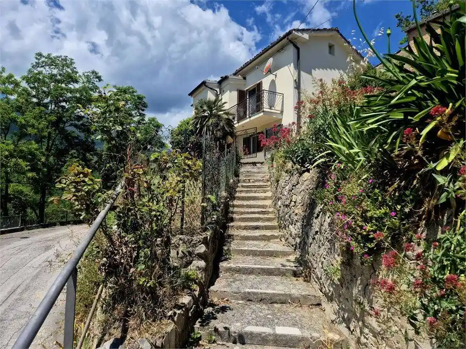 Villa in vendita a Farindola