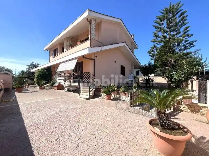 Villa in vendita a Nettuno