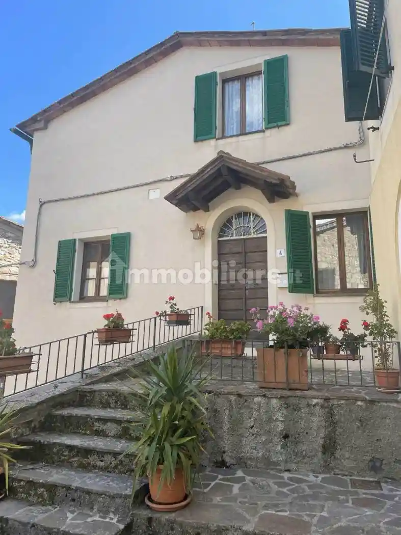 Appartamento in affitto a Montieri