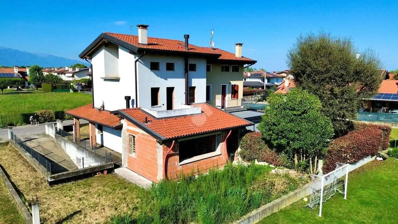 Villa in vendita a Tezze sul Brenta