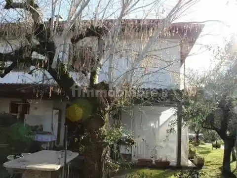 Villa in vendita a Carrara
