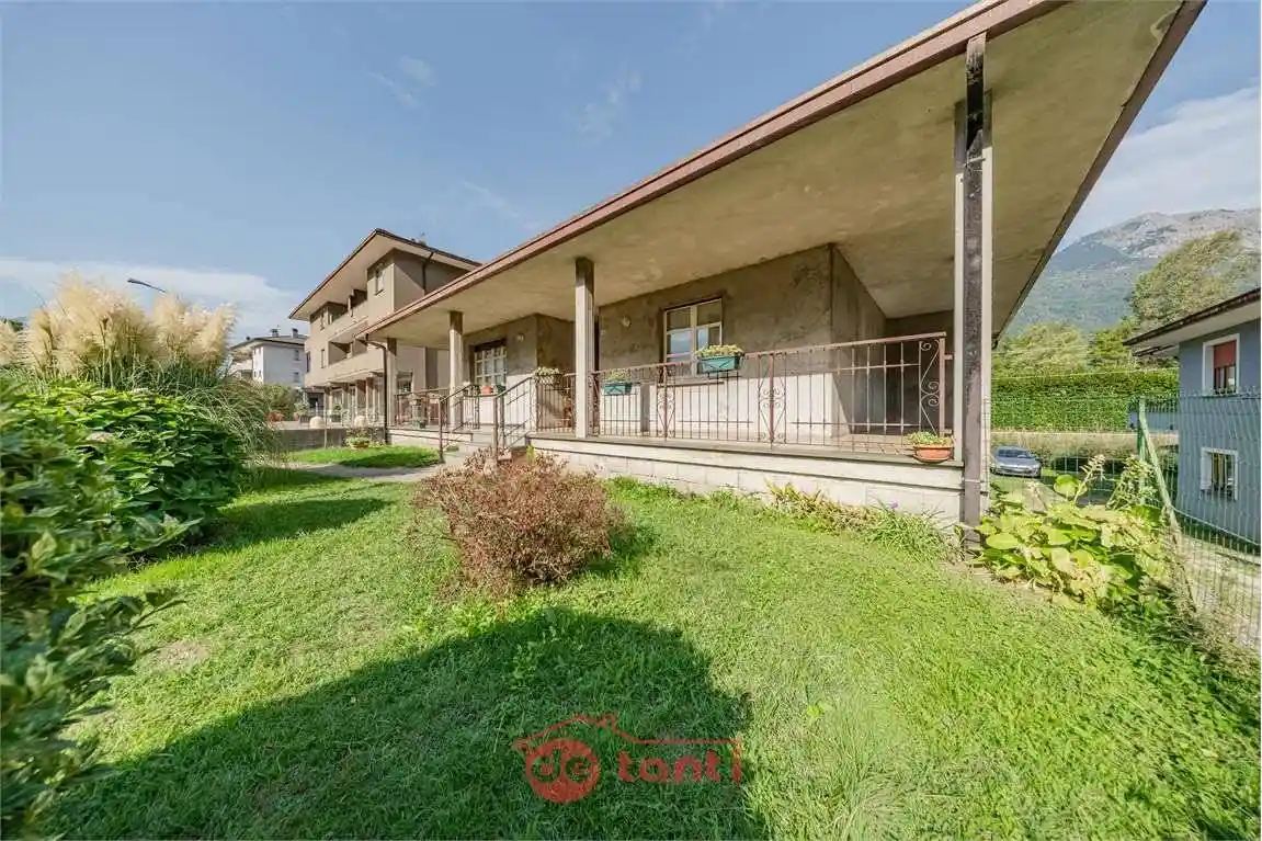 Casa indipendente in vendita a Dubino