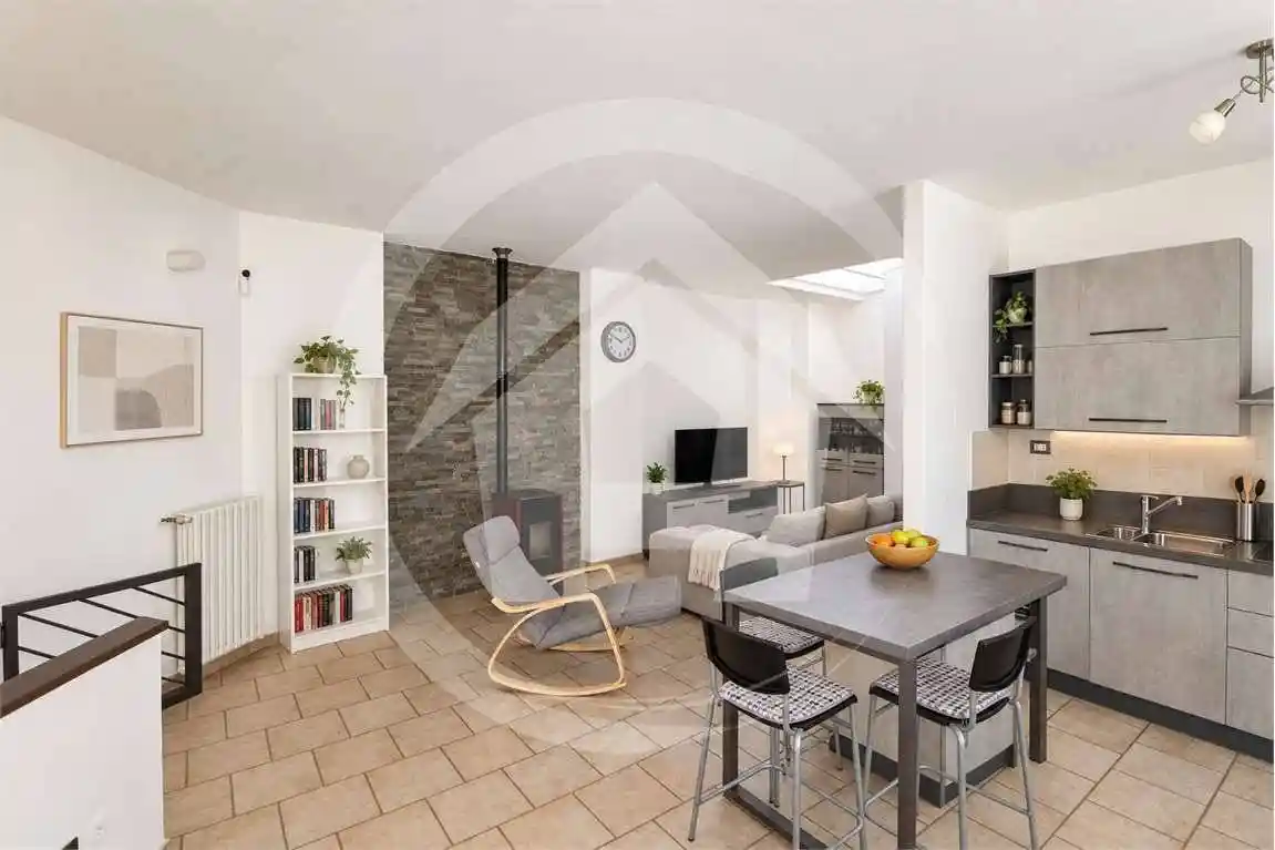 Appartamento in vendita a Verano Brianza