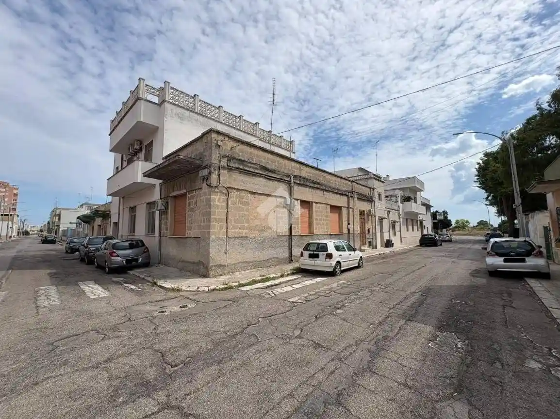 Casa indipendente in vendita a Brindisi