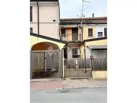 Villa in vendita a Ostiglia