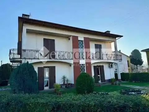 Villa in vendita a Sustinente