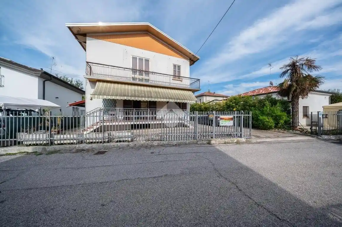 Villa in vendita a Suzzara