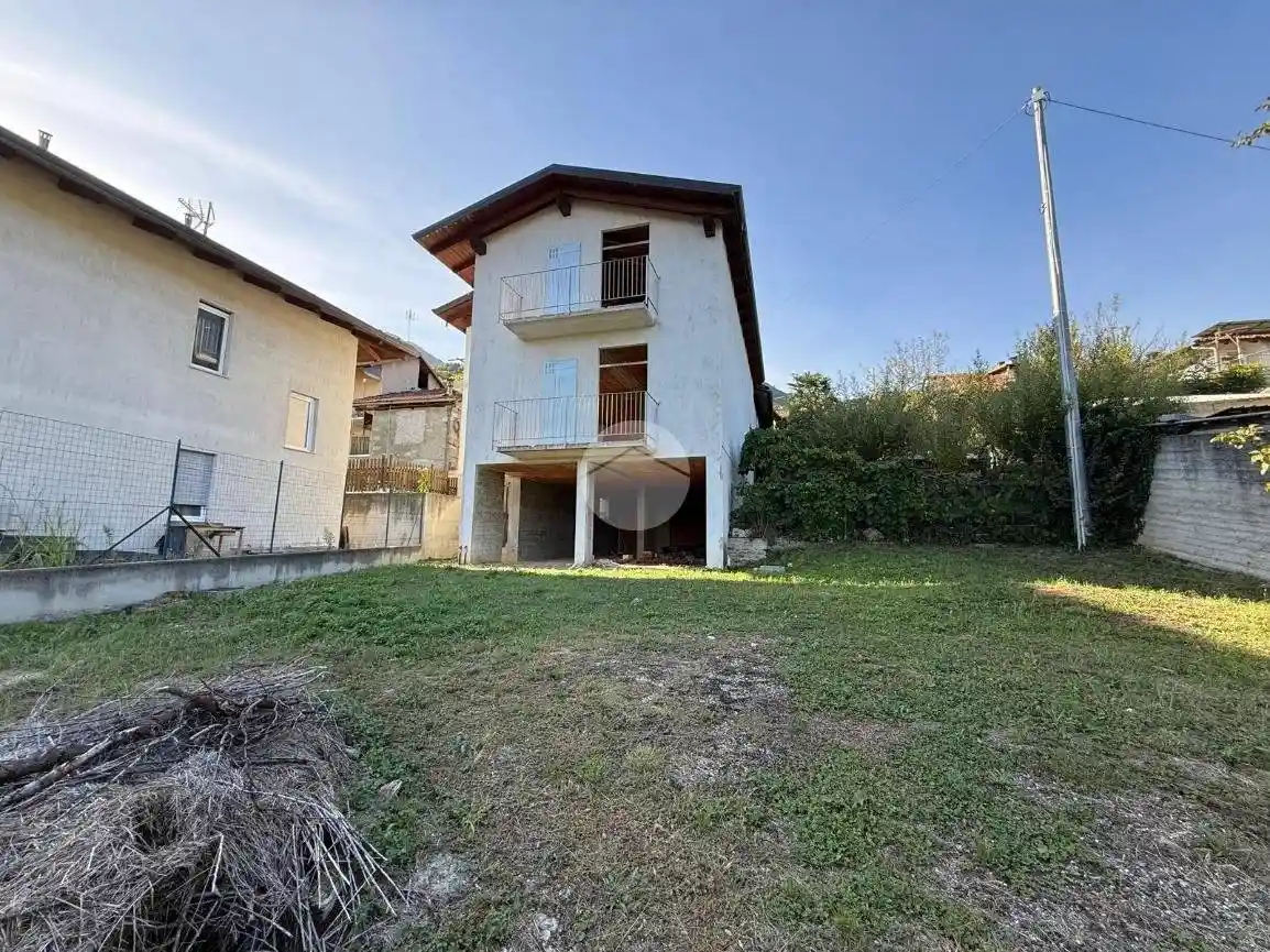Villa in vendita a Rubiana