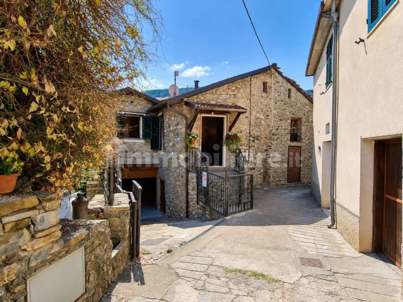 Casa indipendente in vendita a Pieve di Teco