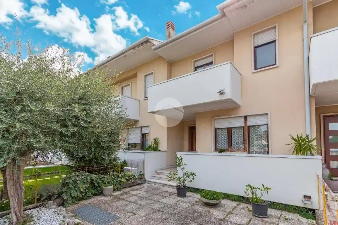 Villetta a schiera in vendita a Bussolengo