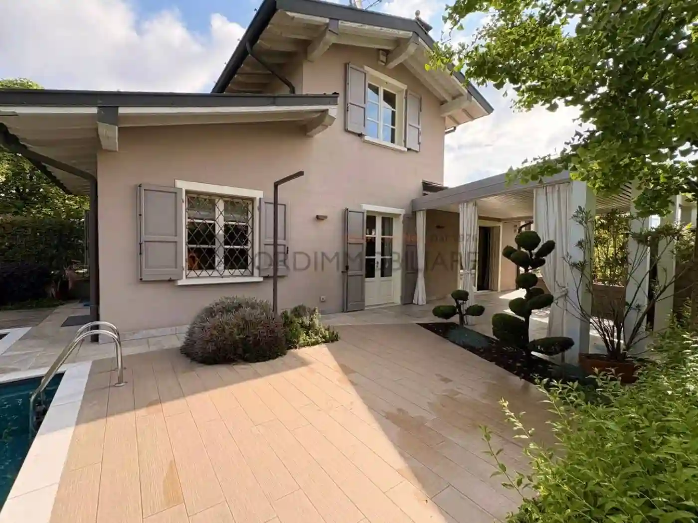 Villa - foto 2