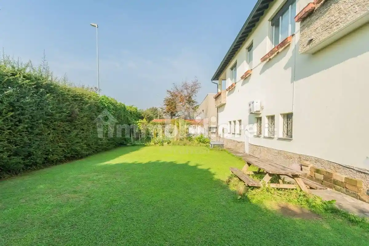 Villa in vendita a Villasanta