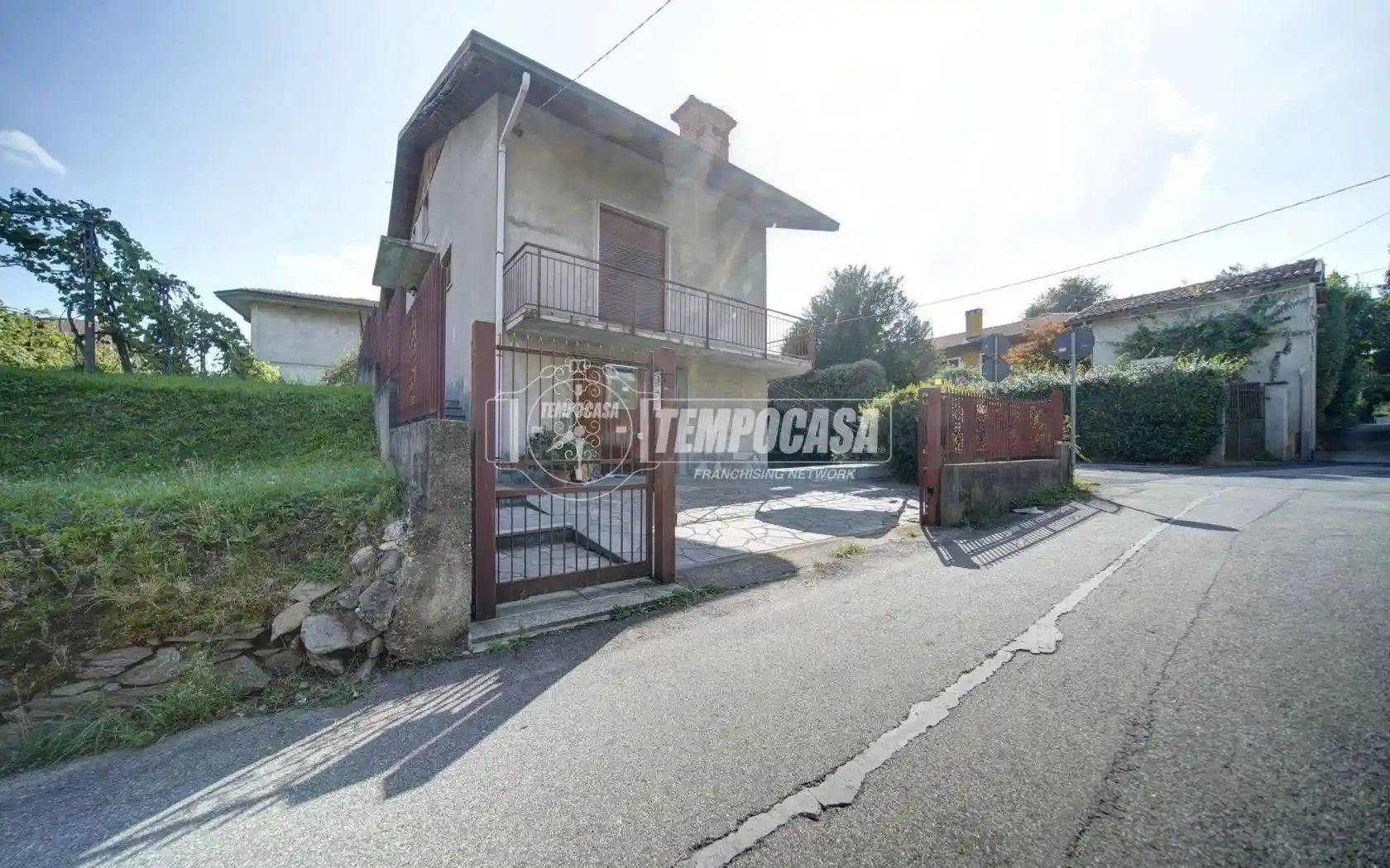 Villa in vendita a Biandronno