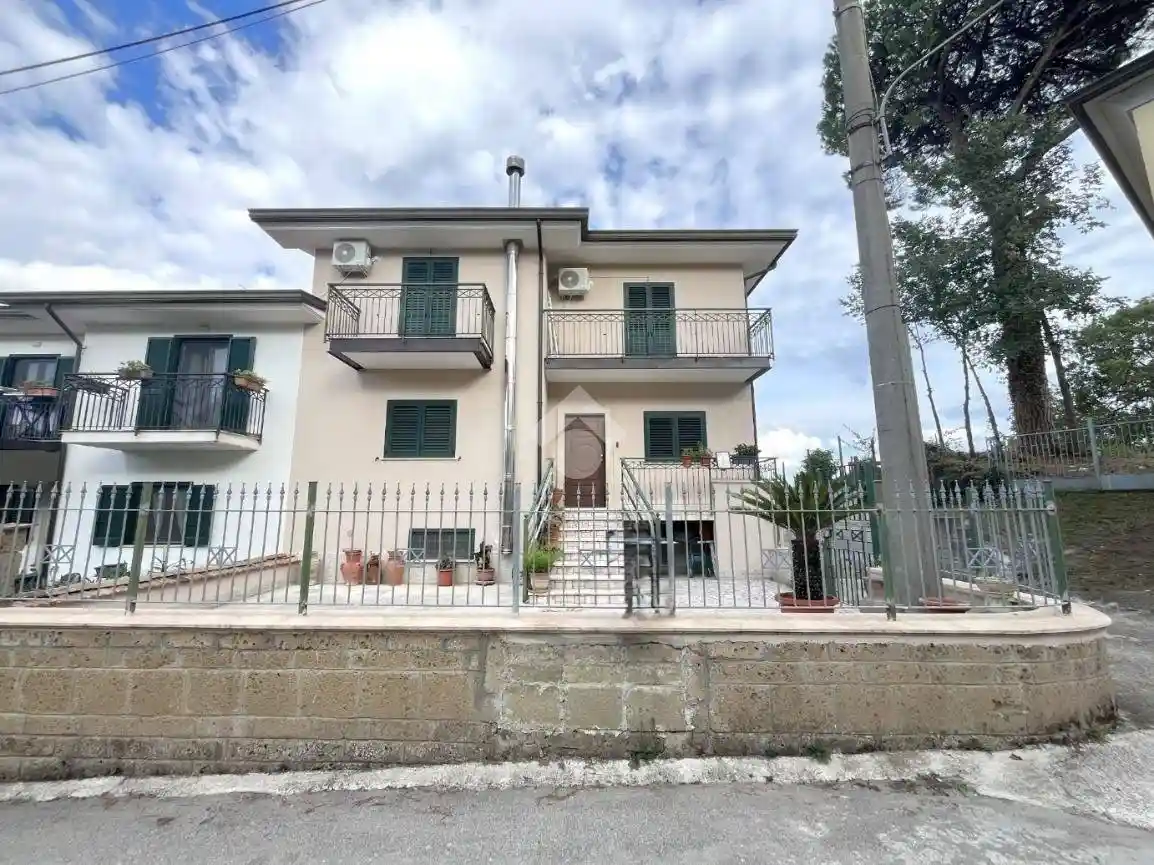 Casa indipendente in vendita a Pietradefusi