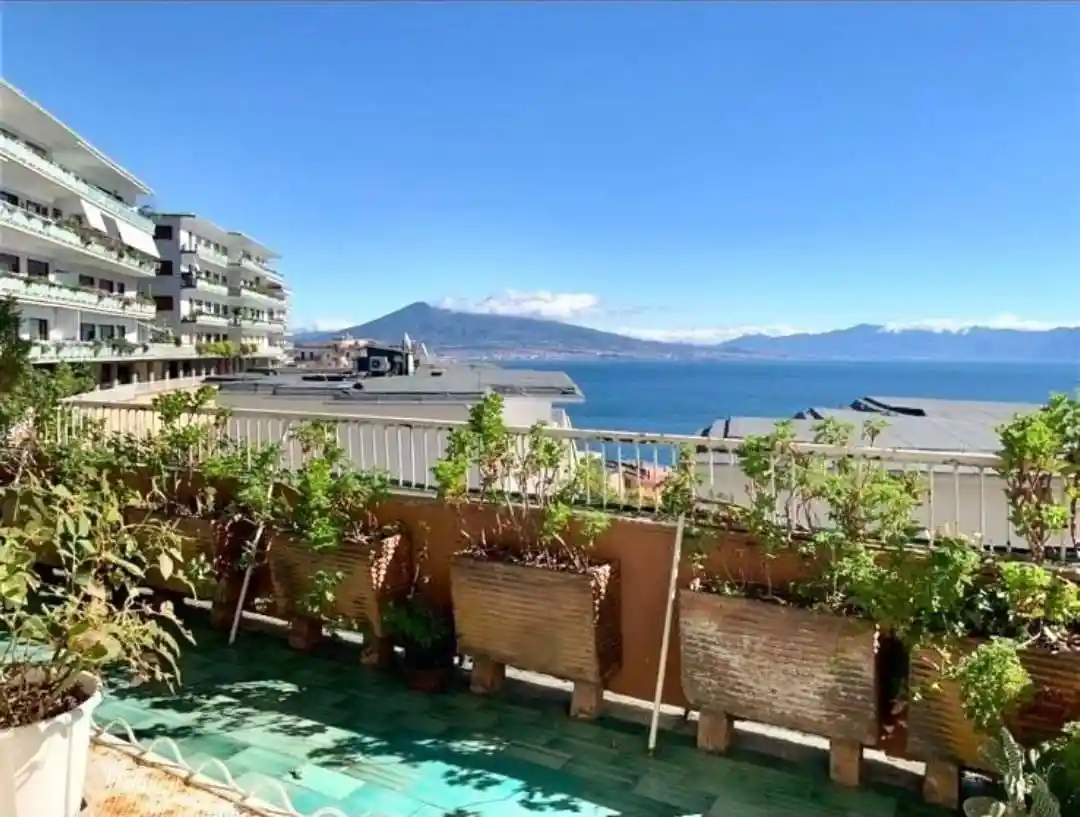 Appartamento in vendita a Napoli