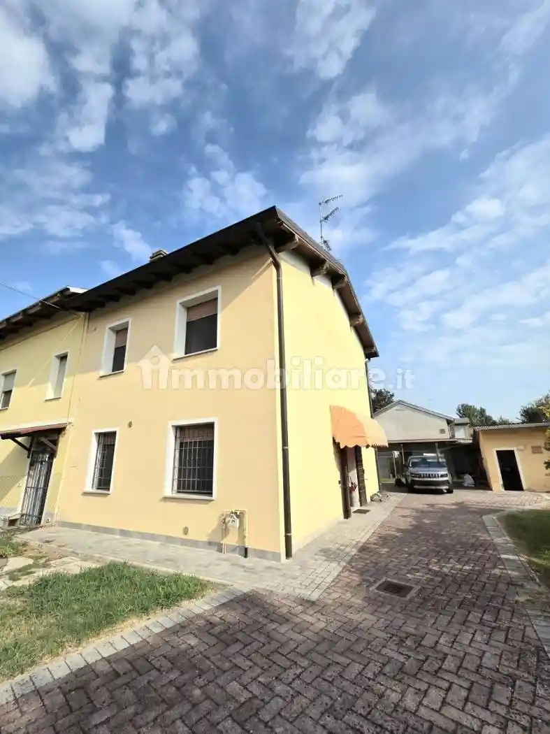 Villa in vendita a Luzzara