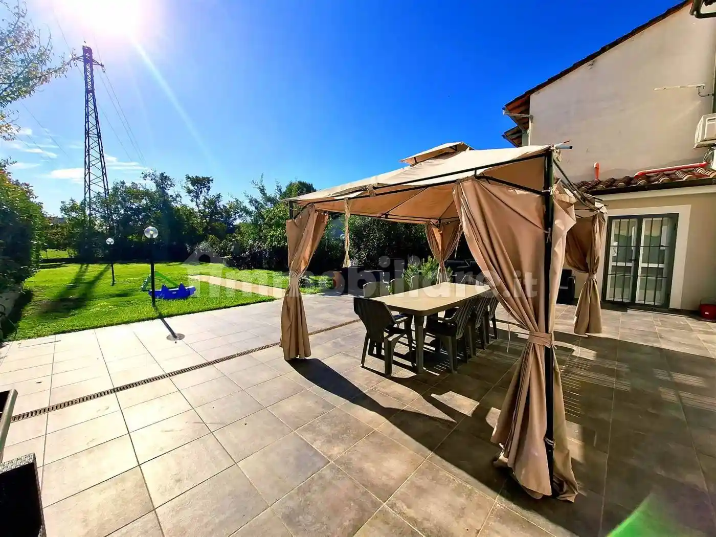 Casa indipendente in vendita a Campi Bisenzio