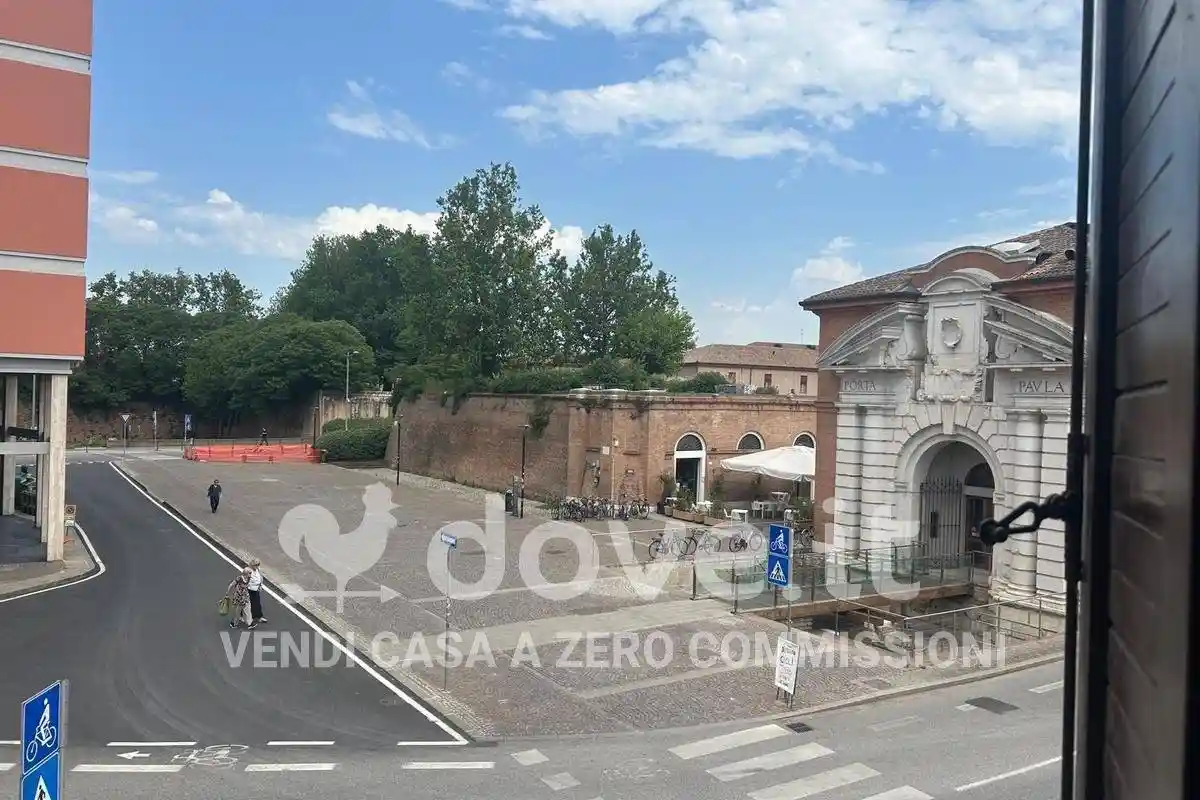 Palazzo - Edificio in vendita a Ferrara
