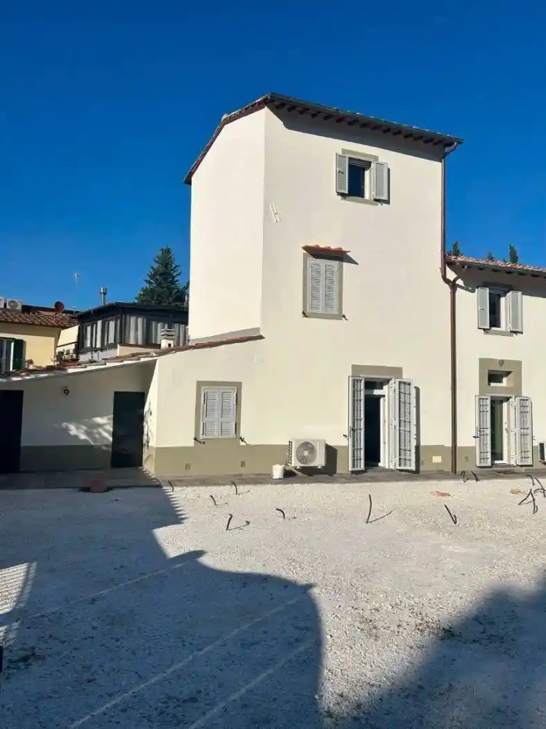 Casa indipendente in affitto a Firenze