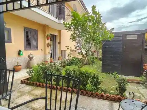 Villa in vendita a Fiumefreddo di Sicilia