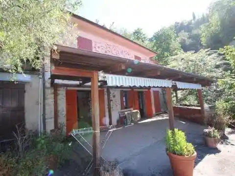 Rustico - Casale in vendita a Pietrasanta