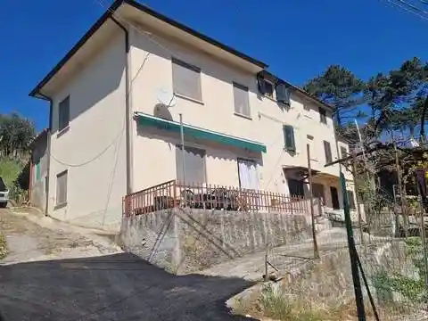 Villa in vendita a Camaiore