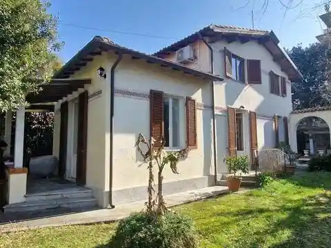 Villa in vendita a Pietrasanta