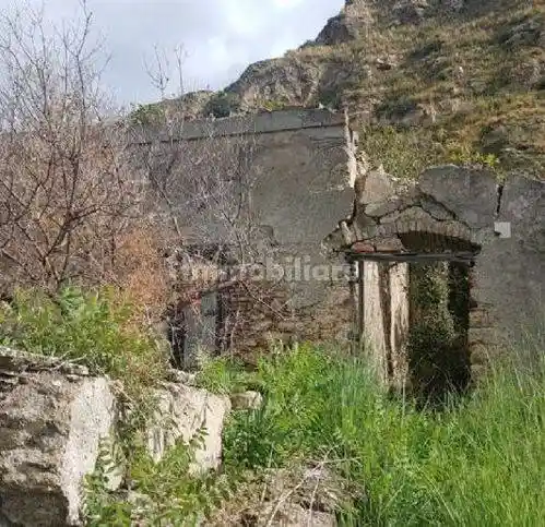 Rustico - Casale in vendita a Barcellona Pozzo di Gotto