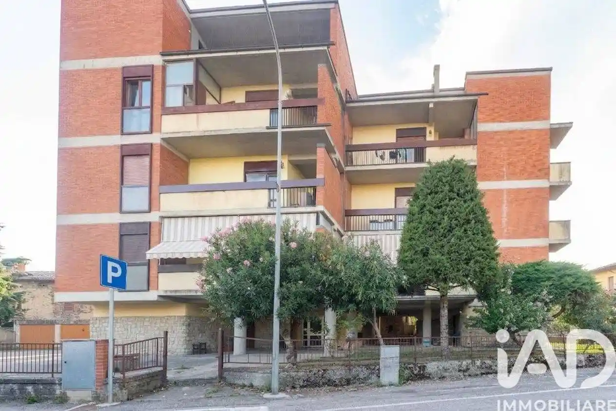 Appartamento in vendita a Sinalunga