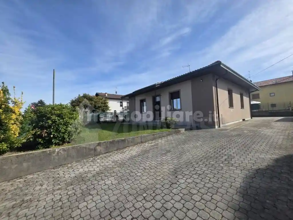 Villa in vendita a Vizzola Ticino