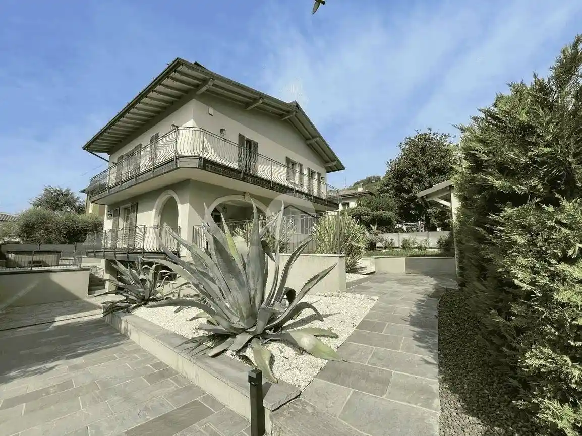Villa in vendita a Rodengo Saiano
