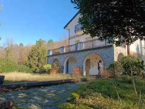Villa in vendita a Varese Ligure