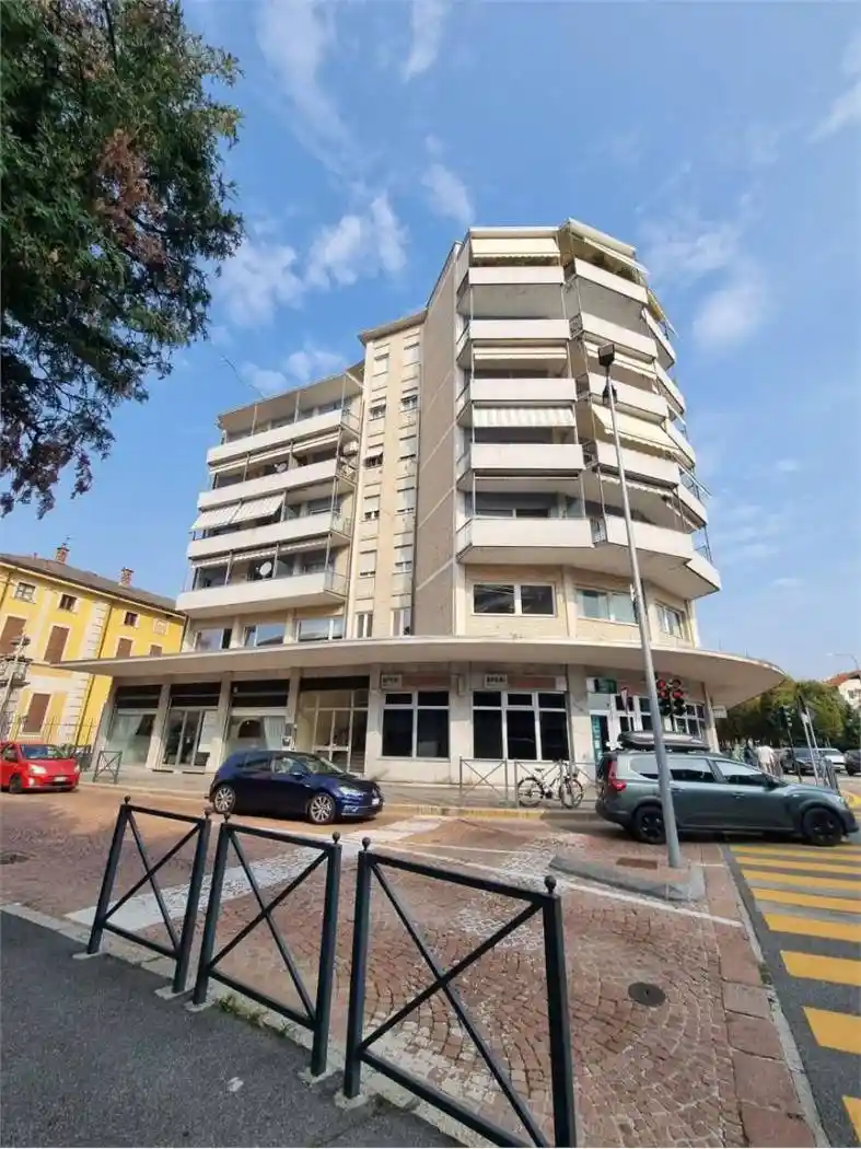 Appartamento in affitto a Varese