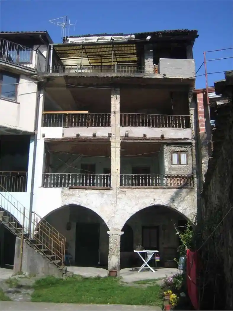 Palazzo - Edificio in vendita a Gandino
