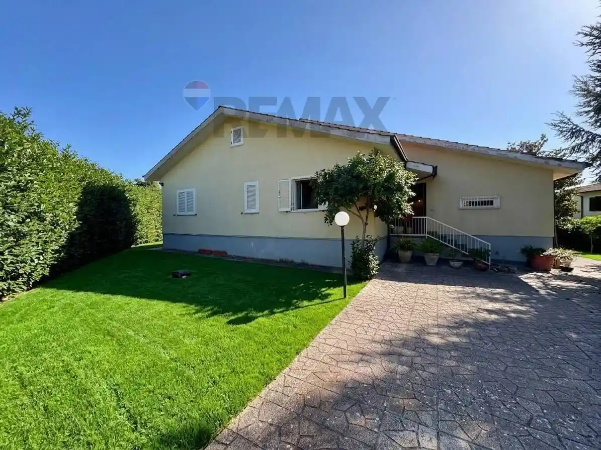 Villa in vendita a Lariano