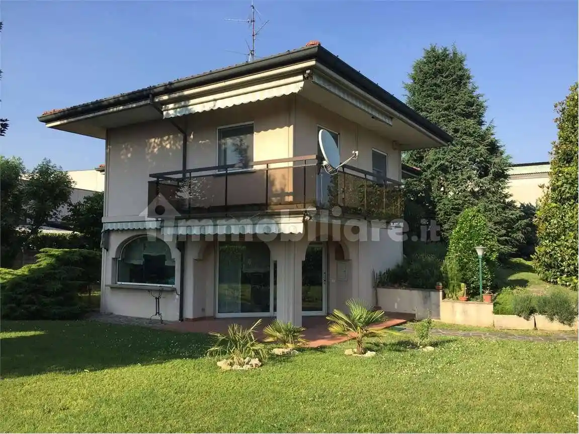 Villa in vendita a Cologno al Serio