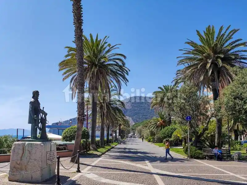 Appartamento in vendita a Finale Ligure