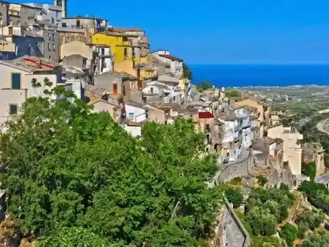 Appartamento in vendita a Badolato