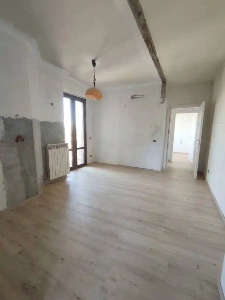Appartamento in vendita a Gorla Minore