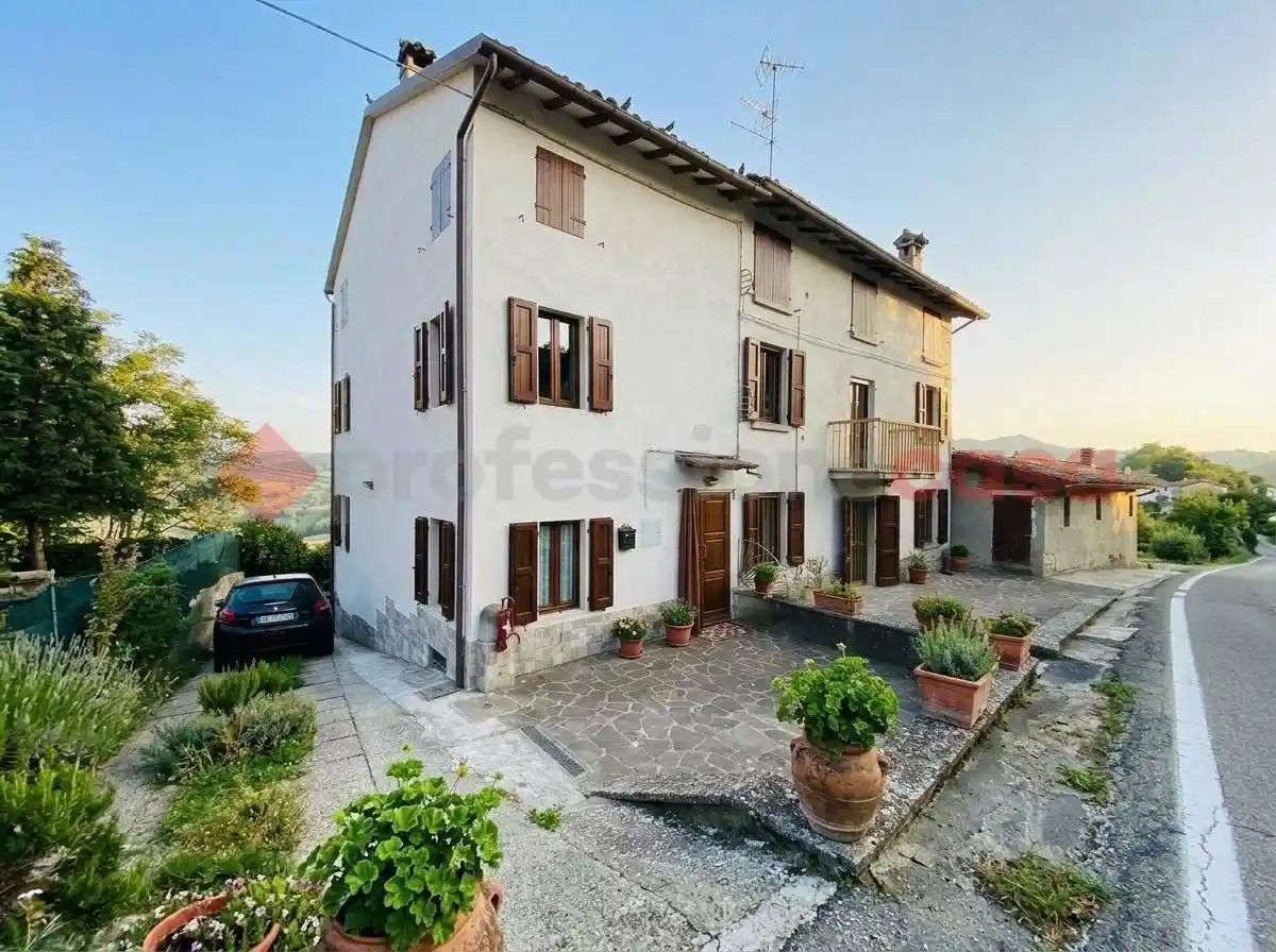 Villetta a schiera in vendita a Vezzano sul Crostolo